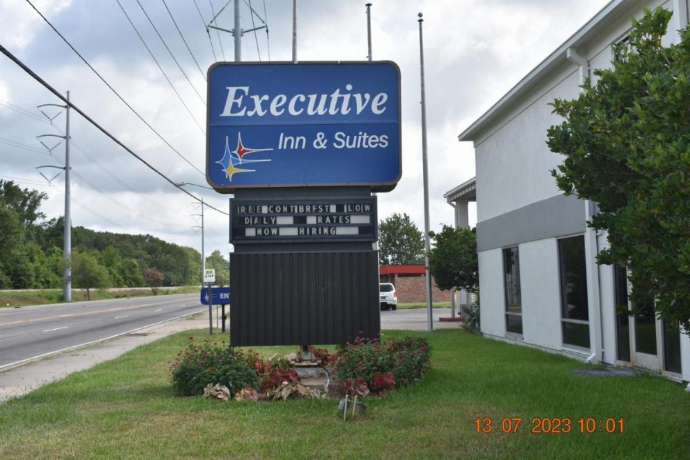 Executive Inn NEWLEY RENOVATED Main image